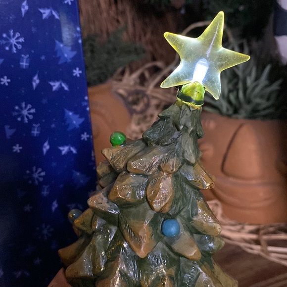 Disney Mickey Mouse and Pluto Lighted Woodland Christmas Tree Carved Wood Style - Picture 10 of 16